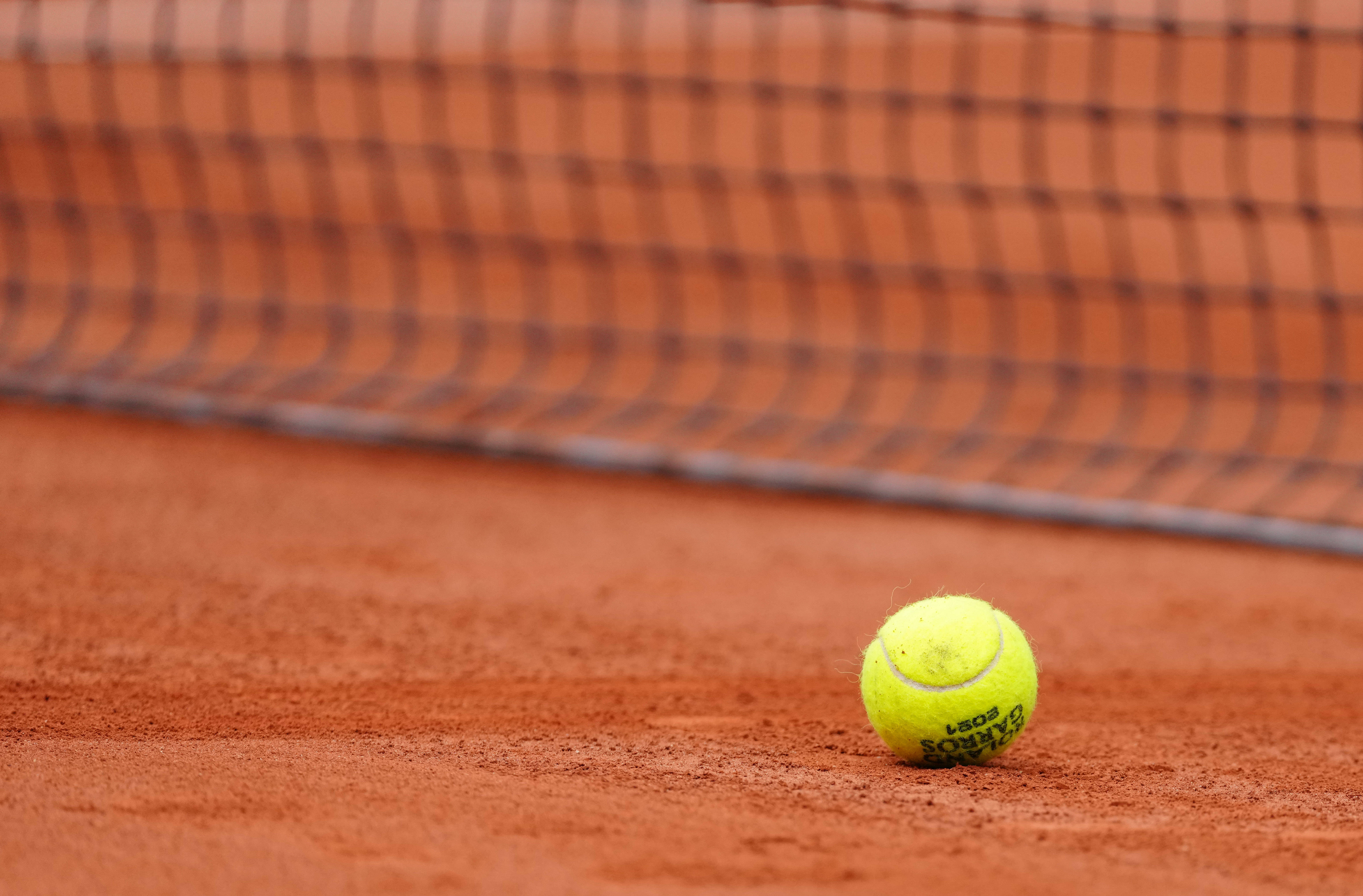 中脑部遭到 中脑部遭到